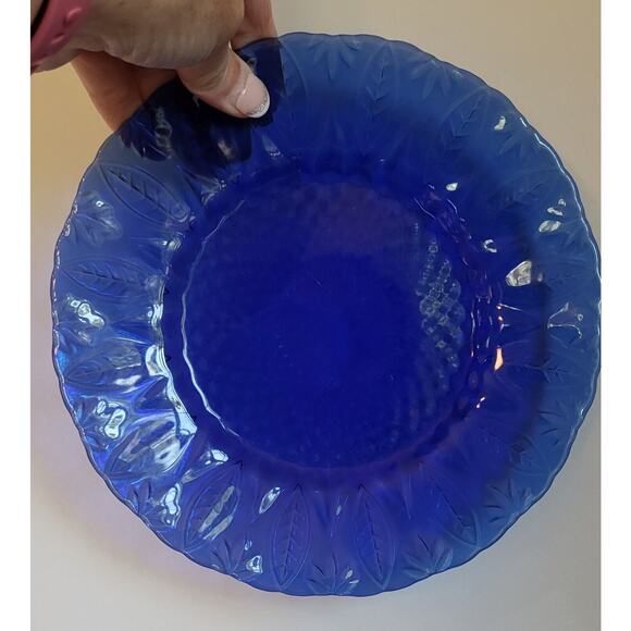 Avon Royal Sapphire Cobalt Blue SALAD Glass Plates Leaf Arcoroc France Set of 4 - Picture 11 of 15